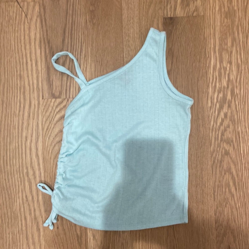 Blue ribbed shirt